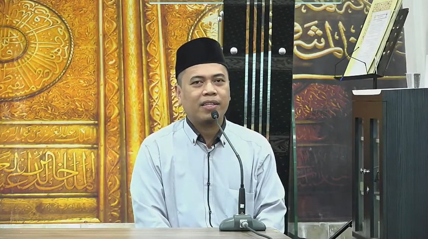 Al-Ustadz Sudar Azzain sedang mengisi Tausiyah pada acara Khataman Al-Quran di Masjid Kapal Munzalan Indonesia